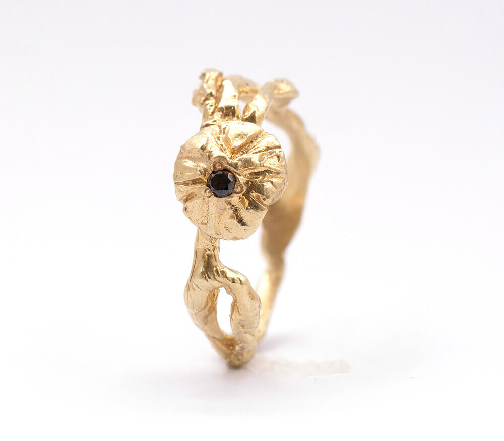 טבעת זהב 14K בעיצוב א סימטרי