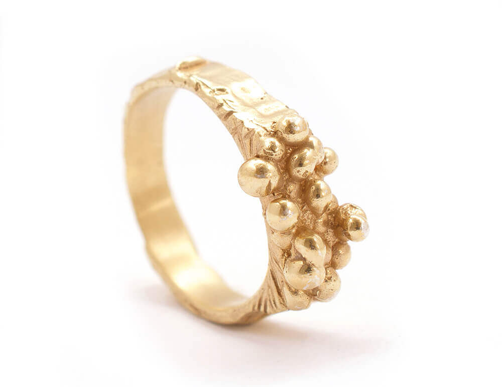 טבעת זהב 14K במראה גולמי ויוצא דופן