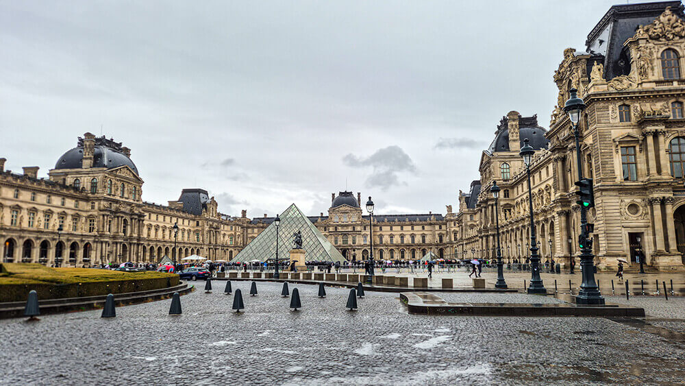 הלובר בפריז