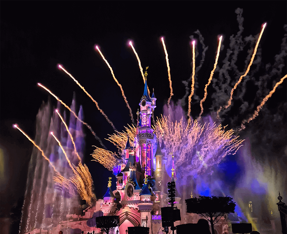 מופע הזיקוקים המרהיב ביורודיסני פריז